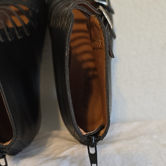 Jeffrey Campbell "Houdini-2" Black Buckle Mid Ankle Sandal. Size 7.5M - Picture 9 of 16